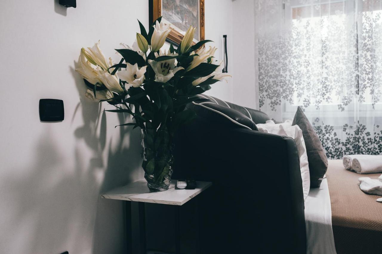 Gregorio VII Luxury Suites San Damaso Rome Bagian luar foto